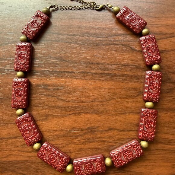 Vintage 1960s Faux Cinnabar and Brass Necklace - Picture 2 of 3